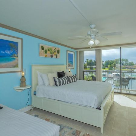 All-New Waterfront With Balcony,Pool,Tiki Bar,Gym Sarasota Exterior photo
