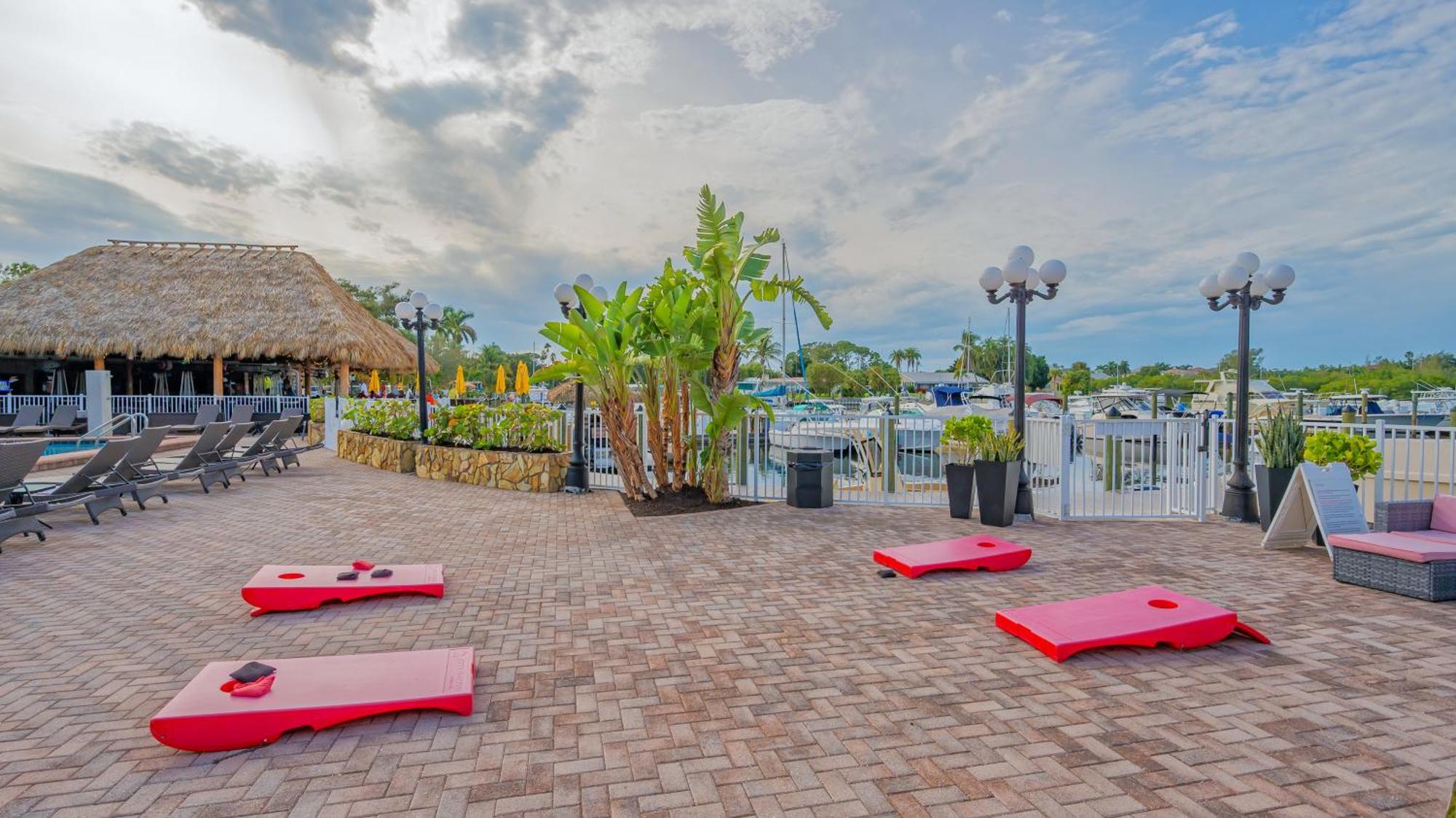 All-New Waterfront With Balcony,Pool,Tiki Bar,Gym Sarasota Exterior photo