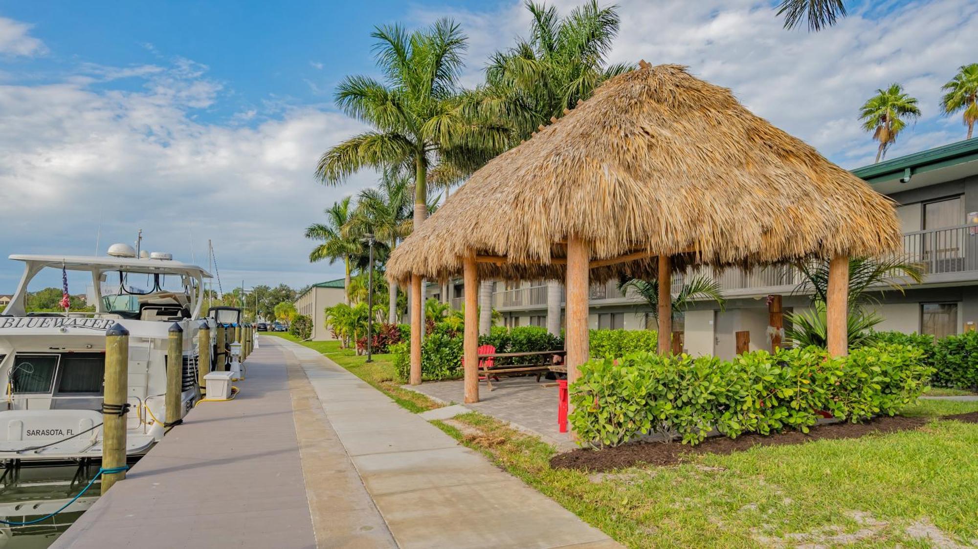 All-New Waterfront With Balcony,Pool,Tiki Bar,Gym Sarasota Exterior photo